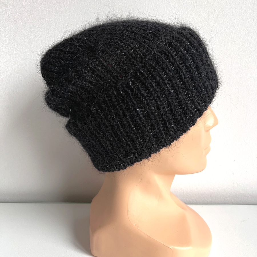 Ręcznie robiona czapka beanie AUREA 100% Baby Merino plus moher i jedwab 21/02 Czarny