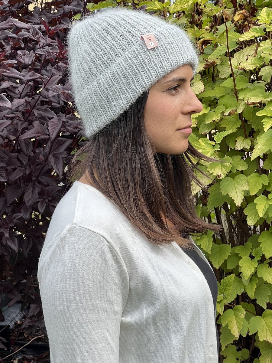 Ręcznie robiona czapka beanie AUREA 100% Baby Merino plus moher i jedwab 22/44 Jasny Szary