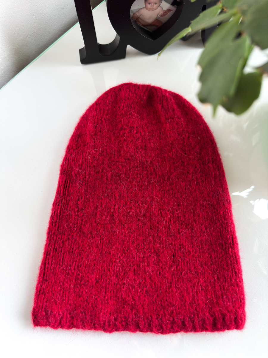 CHMURKA Beanie-Mütze aus Alpaka 44 Karminrot