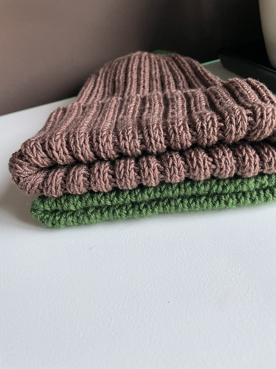 Wywijana czapka merino HELLI 100% Baby Merino 52 Czekolada