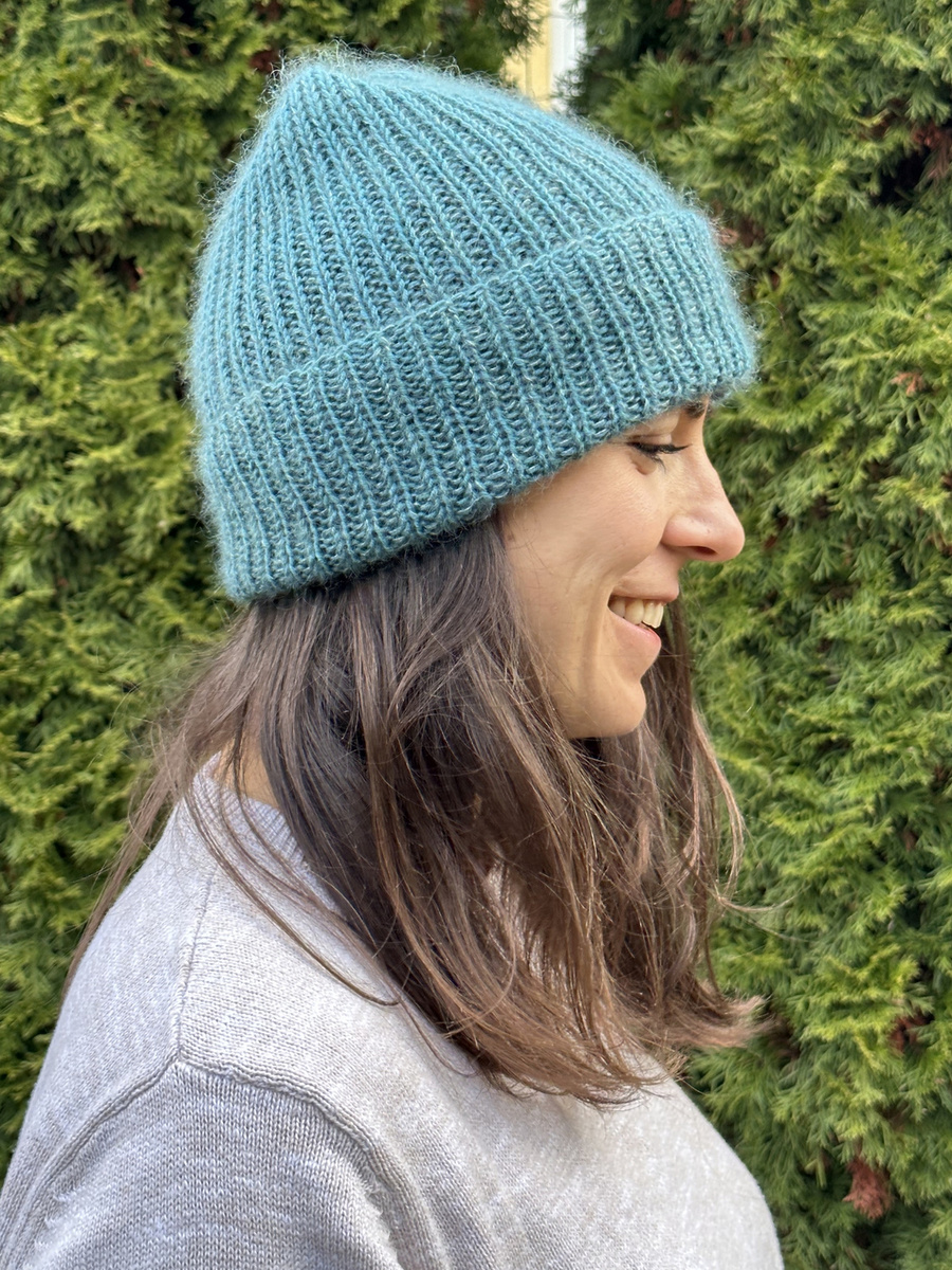 Ręcznie robiona czapka beanie AUREA 100% Baby Merino plus moher i jedwab 02 Czarny