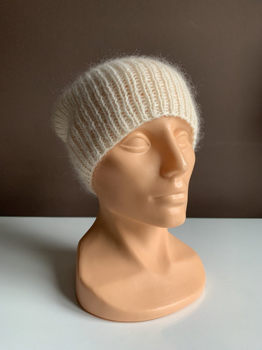 Handmade women’s hat AUREA 100% Baby Merino plus mohair and silk 02/01 Ecru
