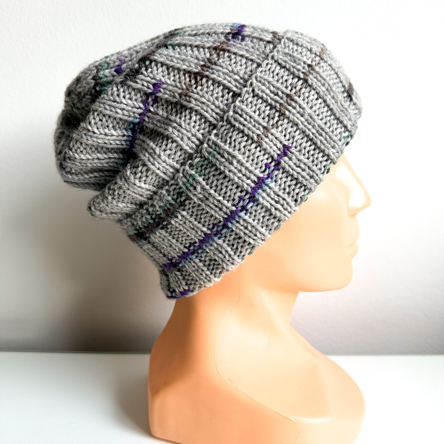 NELLI Handgemachte Merinowoll-Beanie 28 Srebrny Zmierzch