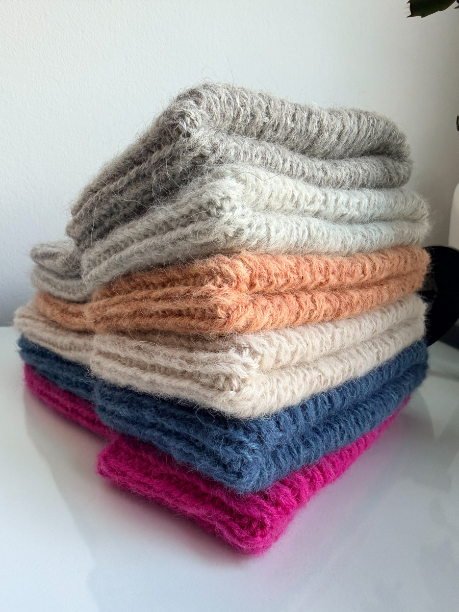 MORGANA – ręcznie robiona czapka damska alpaka z jedwabiem 9026/37 Blush