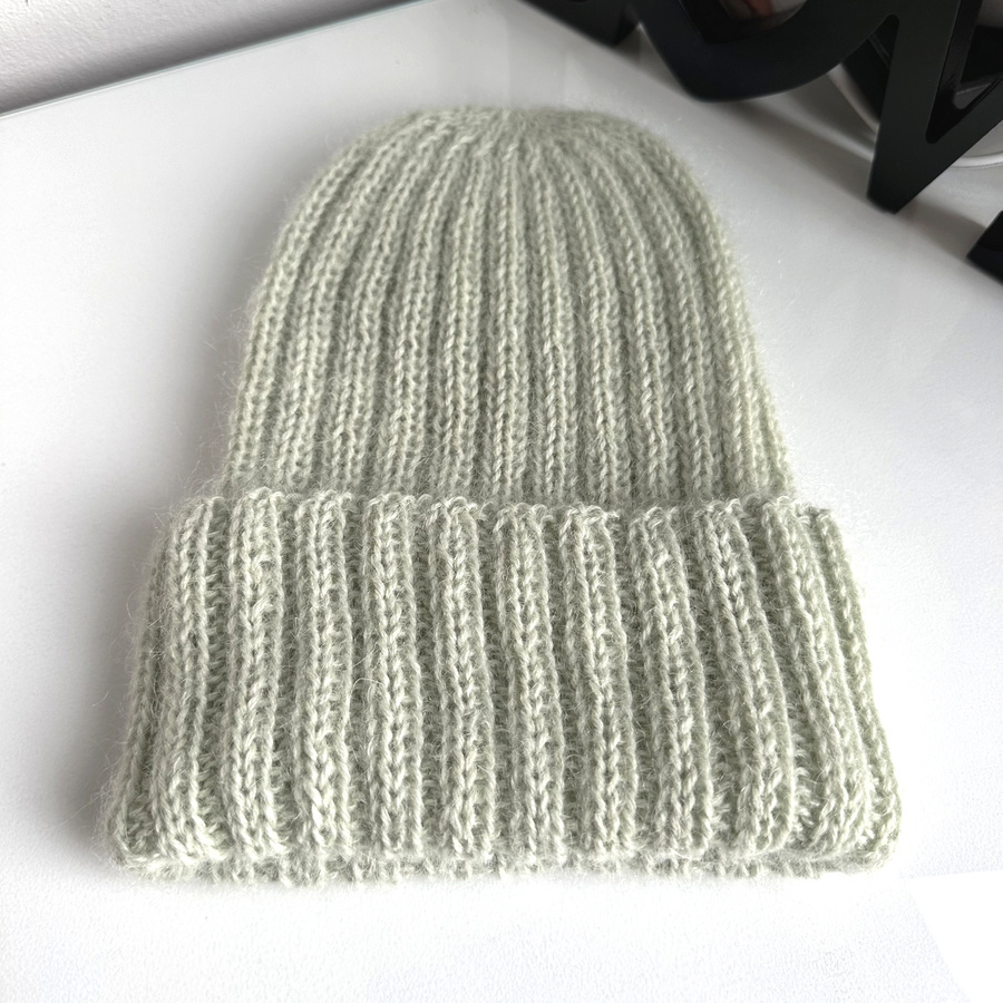 MARGARET Handgemachte Mütze mit Umschlag Alpaka + Mohair und Seide 9030/47 Lody Pistacjowe