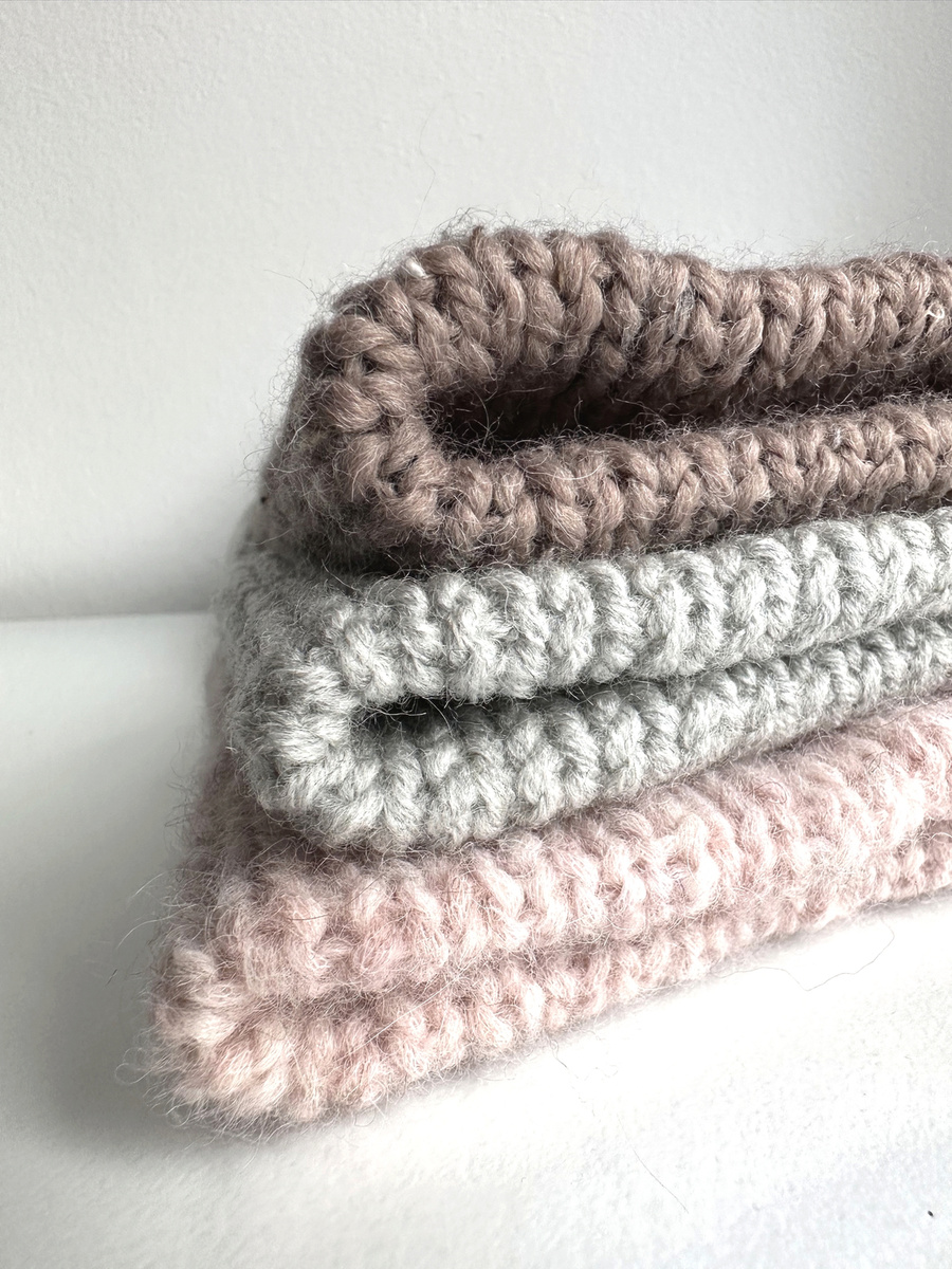 CHMURKA Doppelte Beanie-Mütze aus Alpaka 33 Różowy Piasek