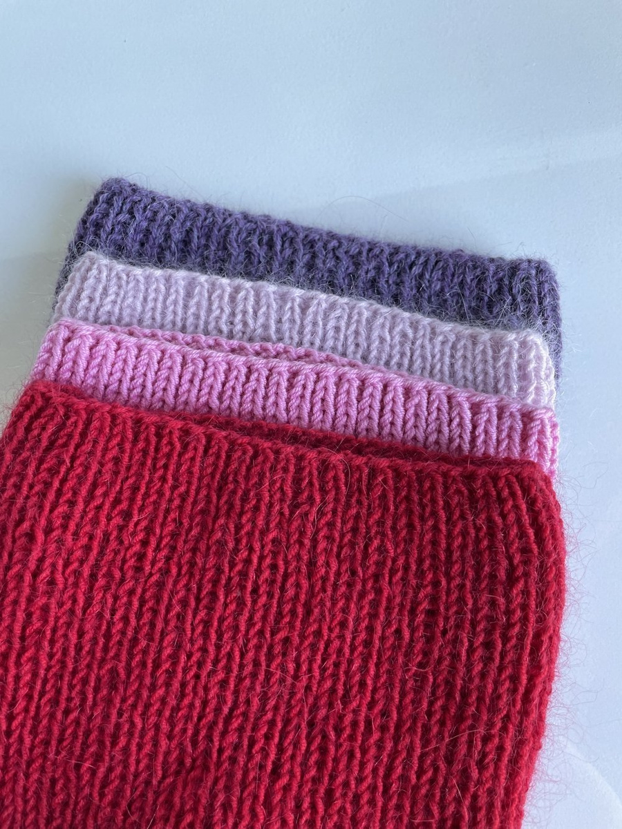 Handmade women's hat AUREA 100% Baby Merino plus mohair and silk 16/14 Red