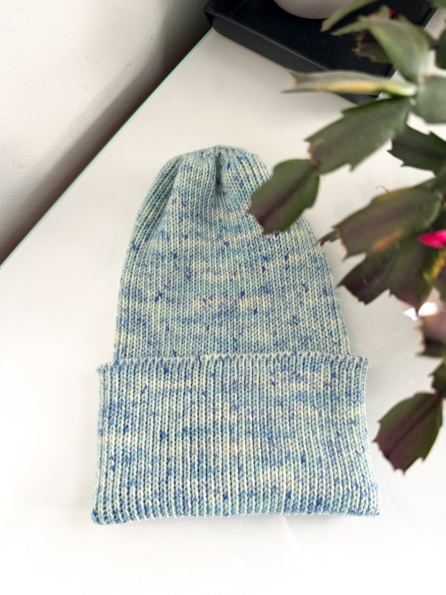 VARELLA Beanie-Mütze aus 100% Baby-Merinowolle 100 Syreni Śpiew Blau