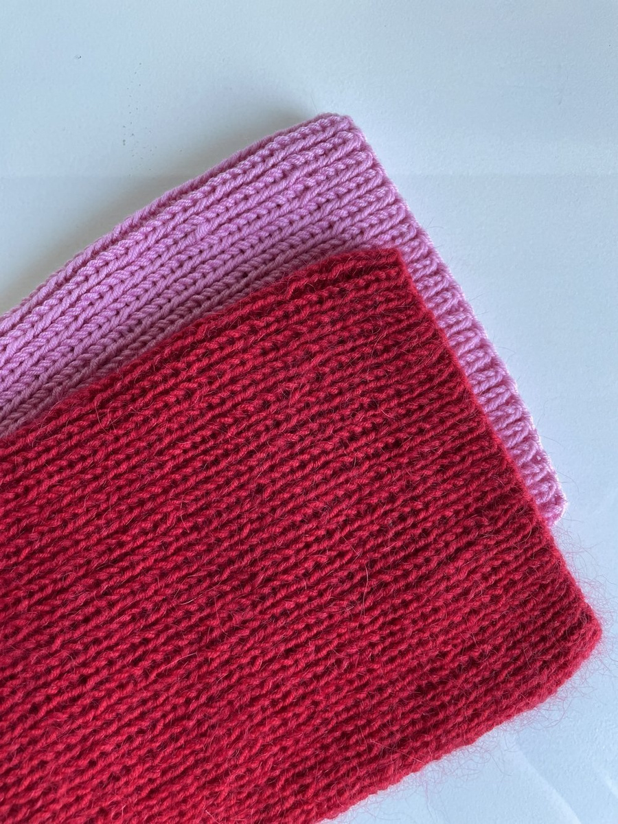 Handmade women's hat AUREA 100% Baby Merino plus mohair and silk 16/14 Red