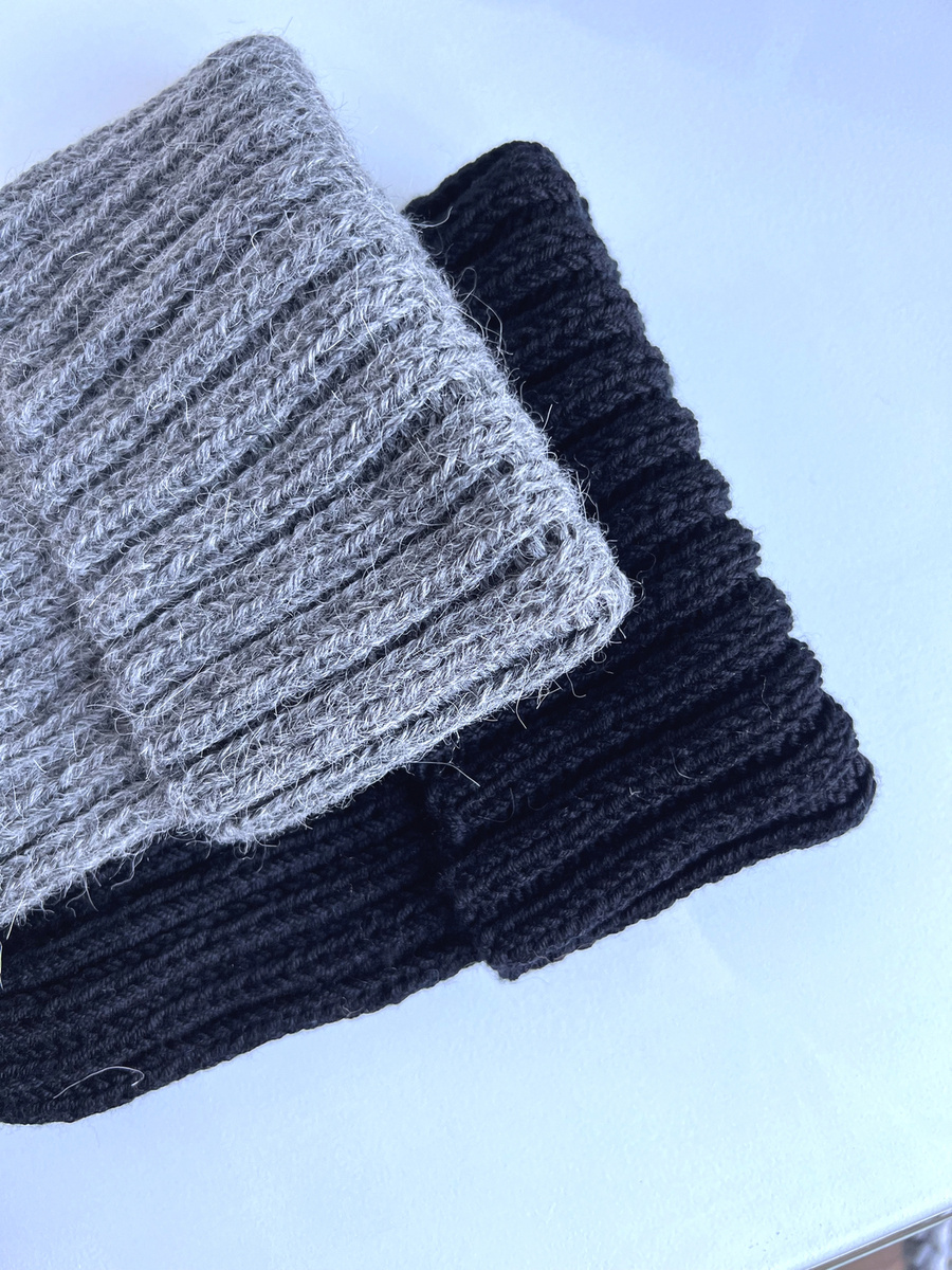 HELLI – czapka wywijana beanie 100% baby merino 21 czarny zimowa