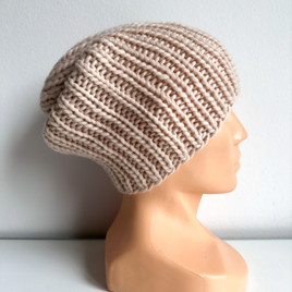 JANKA – gruba czapka zimowa damska z wełny 102 Marshmallow