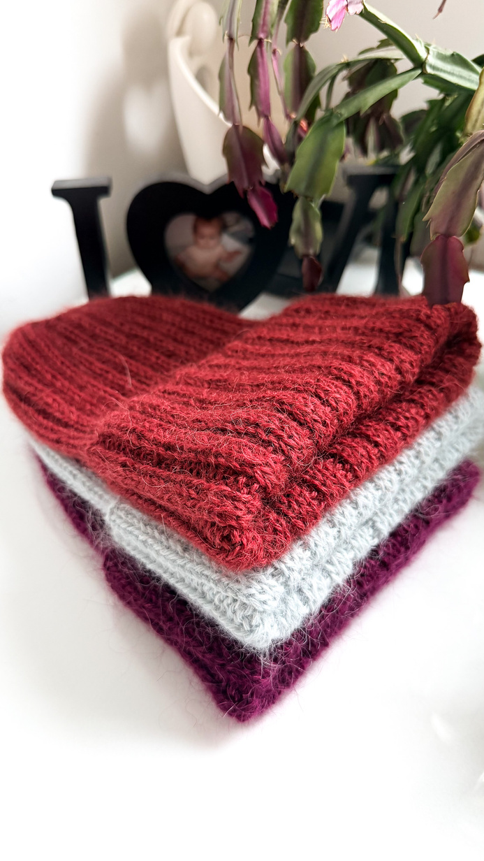 MARGARET Handmade Beanie Alpaca Mohair and Silk 9045 Rubinowy