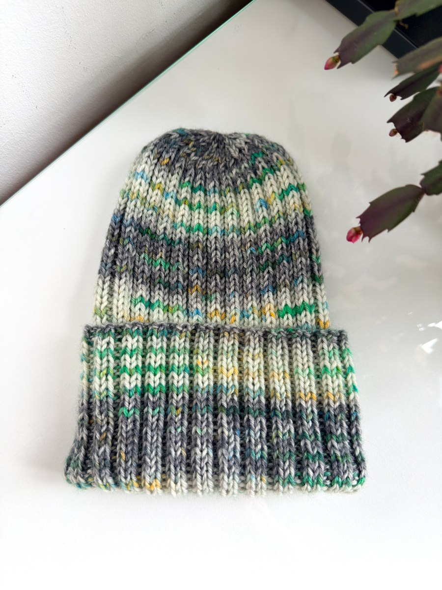 NELLI – czapka merino wywijana 20 Zorza Polarna jesienno-zimowa