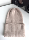 VARELLA – czapka beanie z wełny merino 100% Baby Merino 59 Pszeniczny, jesienno-zimowa, ręcznie robiona