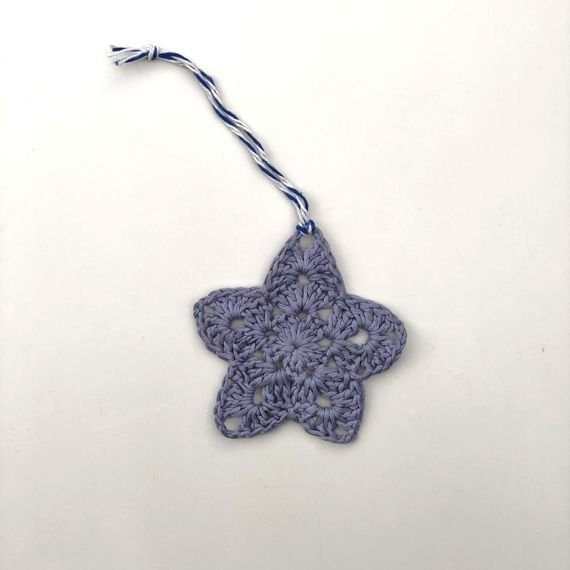 Sweterek, ocieplacz na świecę niebieski