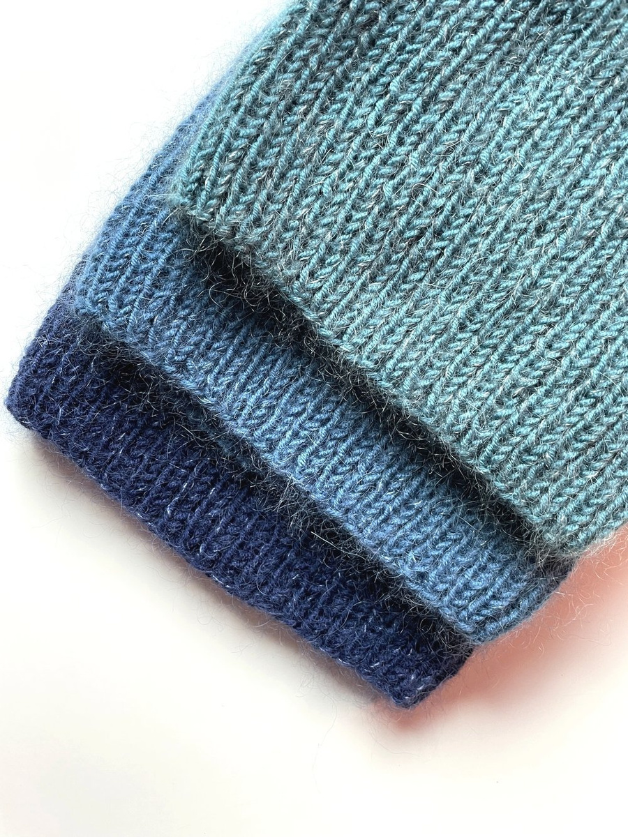 Handgemachte Damenmütze AUREA 100% Baby Merino plus Mohair und Seide 47/37 Nordsee