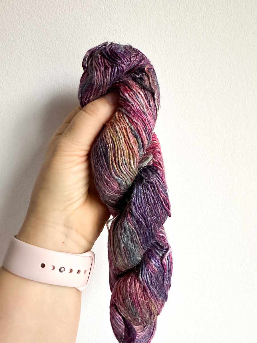 Ręcznie farbowana włóczka Malabrigo SUSURRO jedwab, len i merynos SUS005 ANIVERSARIO
