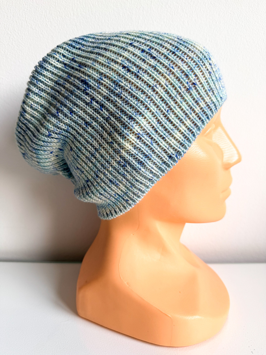 VARELLA Beanie-Mütze aus Merinowolle 100 Syreni Śpiew dünn für die Übergangszeit