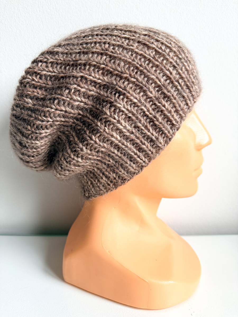 Handmade Czapka damska AUREA Print Merynos plus moher i jedwab 30 Prażony Migdał