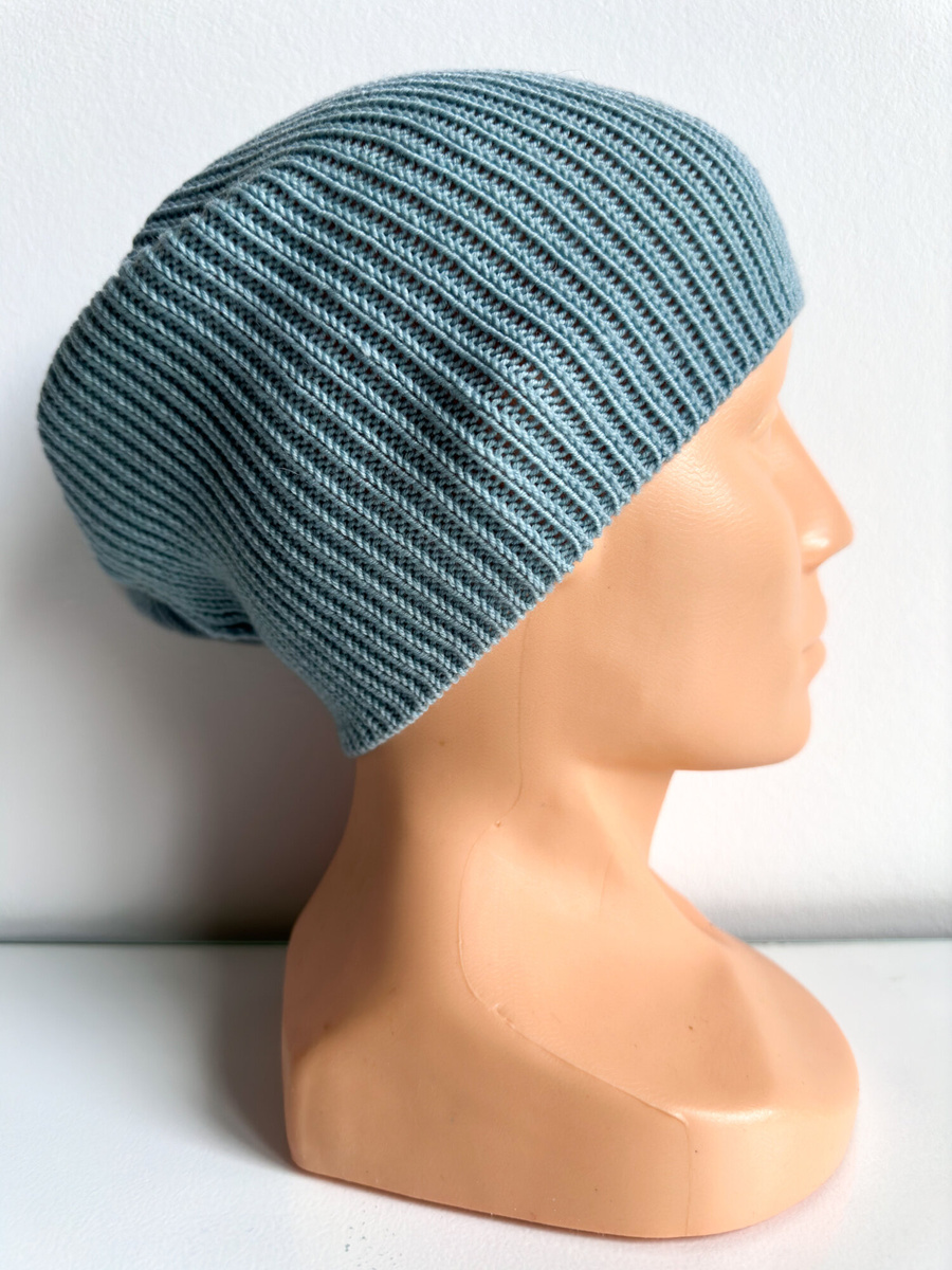 VARELLA Beanie-Mütze aus 100% Baby-Merinowolle 43 Jasny Morski