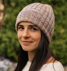 NELLI – ręcznie robiona czapka merino beanie 22 Fairytale różowa wywijana