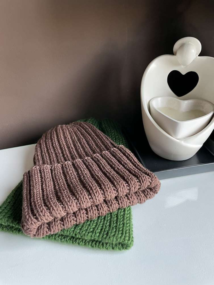 HELLI – czapka beanie z wełny baby merino 52 Czekolada, wywijana, jesienno-zimowa, unisex