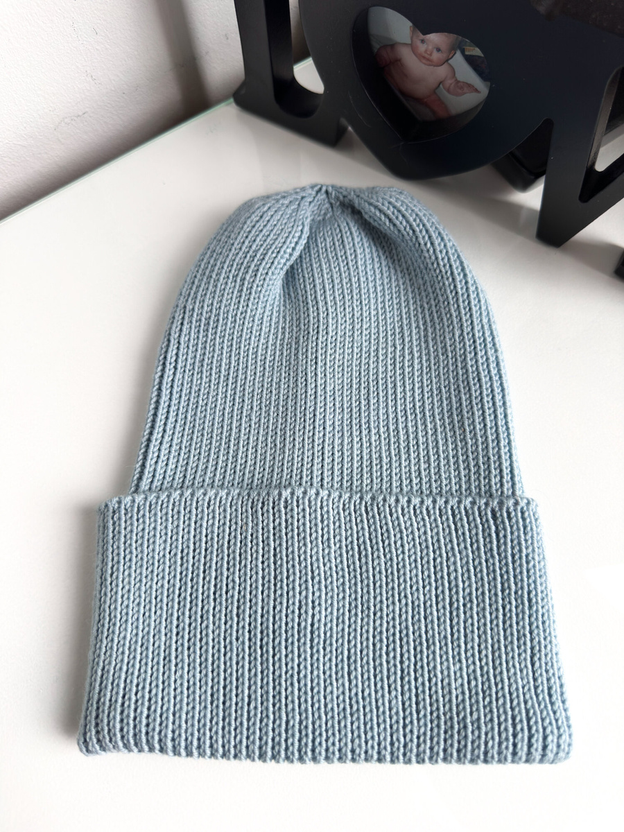 VARELLA Beanie-Mütze mit Umschlag 100% Baby-Merinowolle 43 Jasny Morski