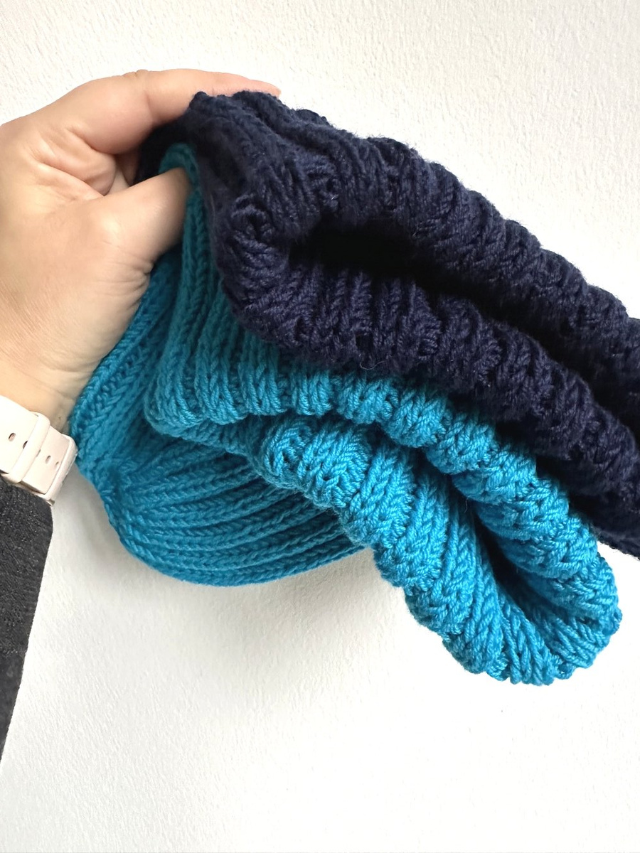 HELLI – wywijana czapka z wełny merino 100% Baby Merino 13 Granatowy, unisex, jesienno-zimowa