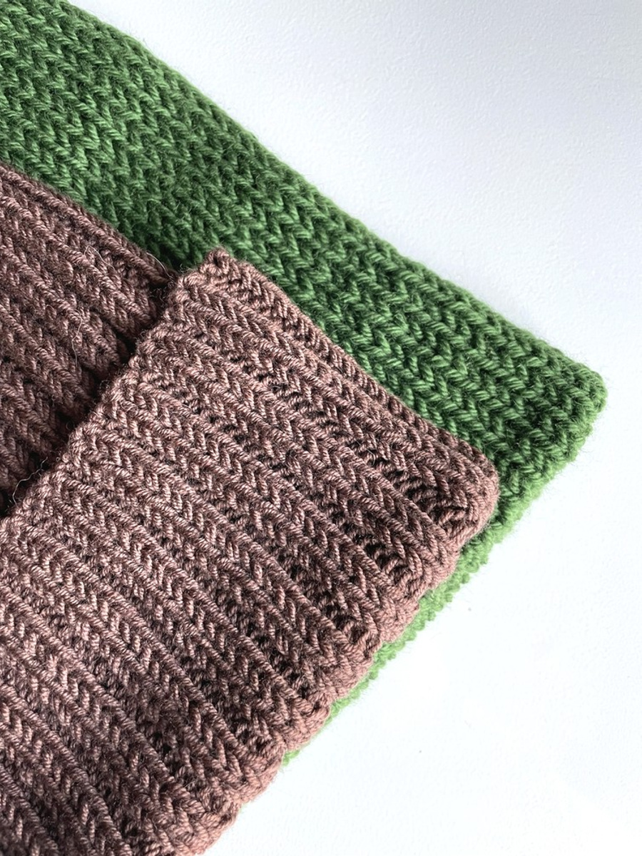 HELLI Beanie-Mütze aus Baby-Merinowolle 52 Czekolada mit Umschlag Unisex