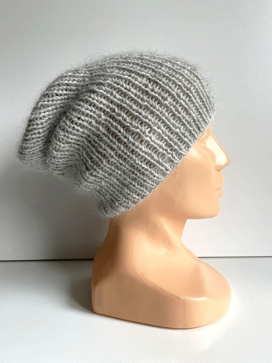 Handgemachte Damenmütze AUREA 100% Baby Merino plus Mohair und Seide 22/44 Hellgrau