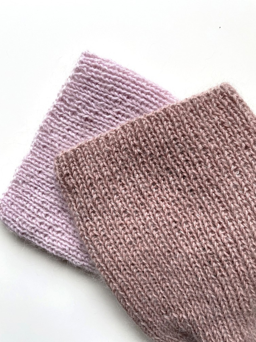 Handgemachte Damenmütze AUREA 100% Baby Merino plus Mohair und Seide 49/41 Wüstenrose