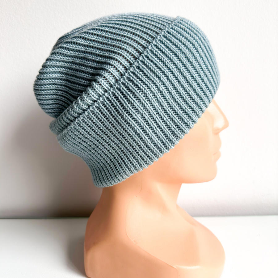 VARELLA Beanie-Mütze mit Umschlag 100% Baby-Merinowolle 43 Jasny Morski