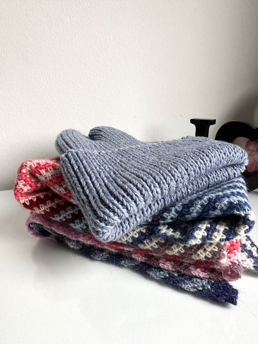 NANA – czapka wywijana z wełny baby merino 37 Jasna Lawenda