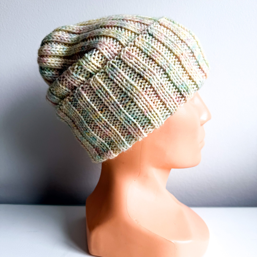 NELLI Mütze mit Umschlag aus Merinowolle 38 Niebieska Mgiełka unisex winterlich