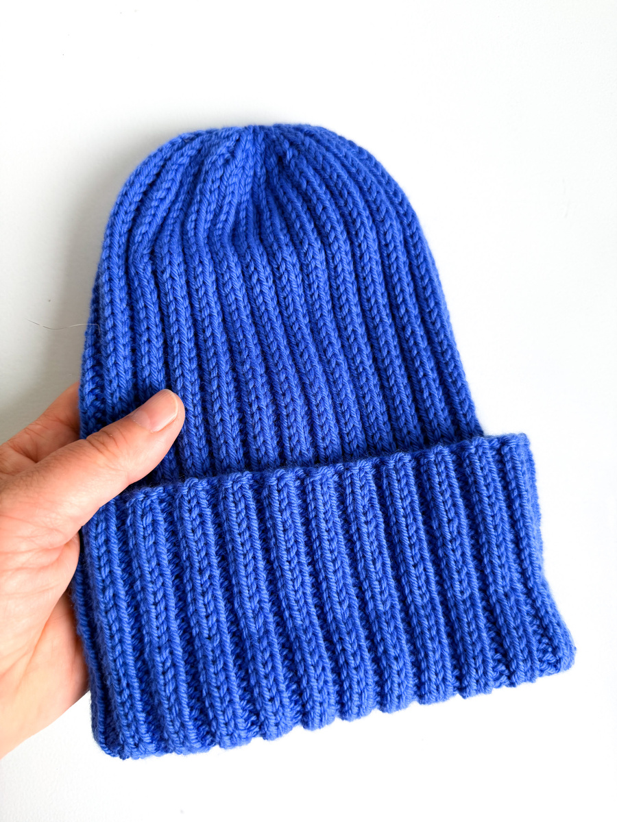 ELLI – ręcznie robiona czapka merino beanie 24 Kobalt wywijana