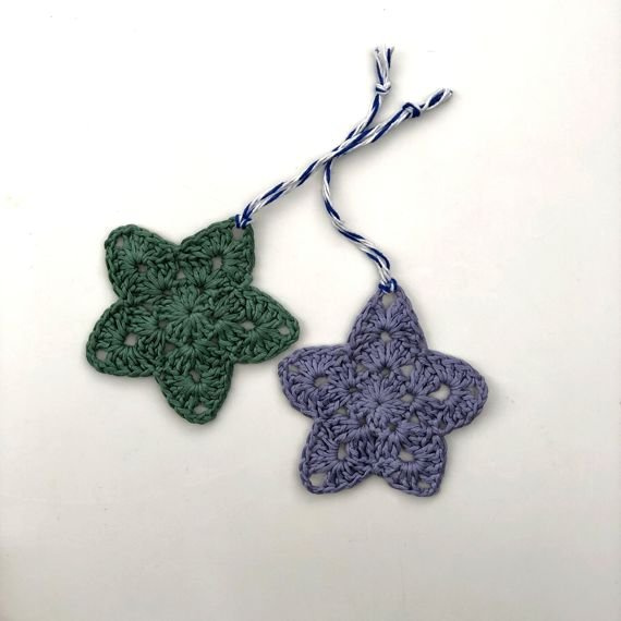 Sweterek, ocieplacz na świecę niebieski