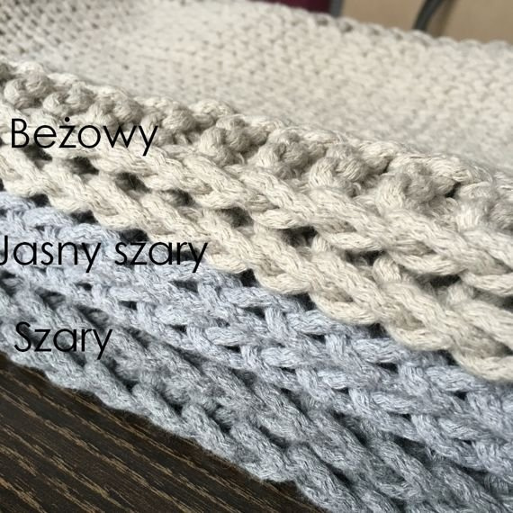 Sweterek, ocieplacz na świecę niebieski