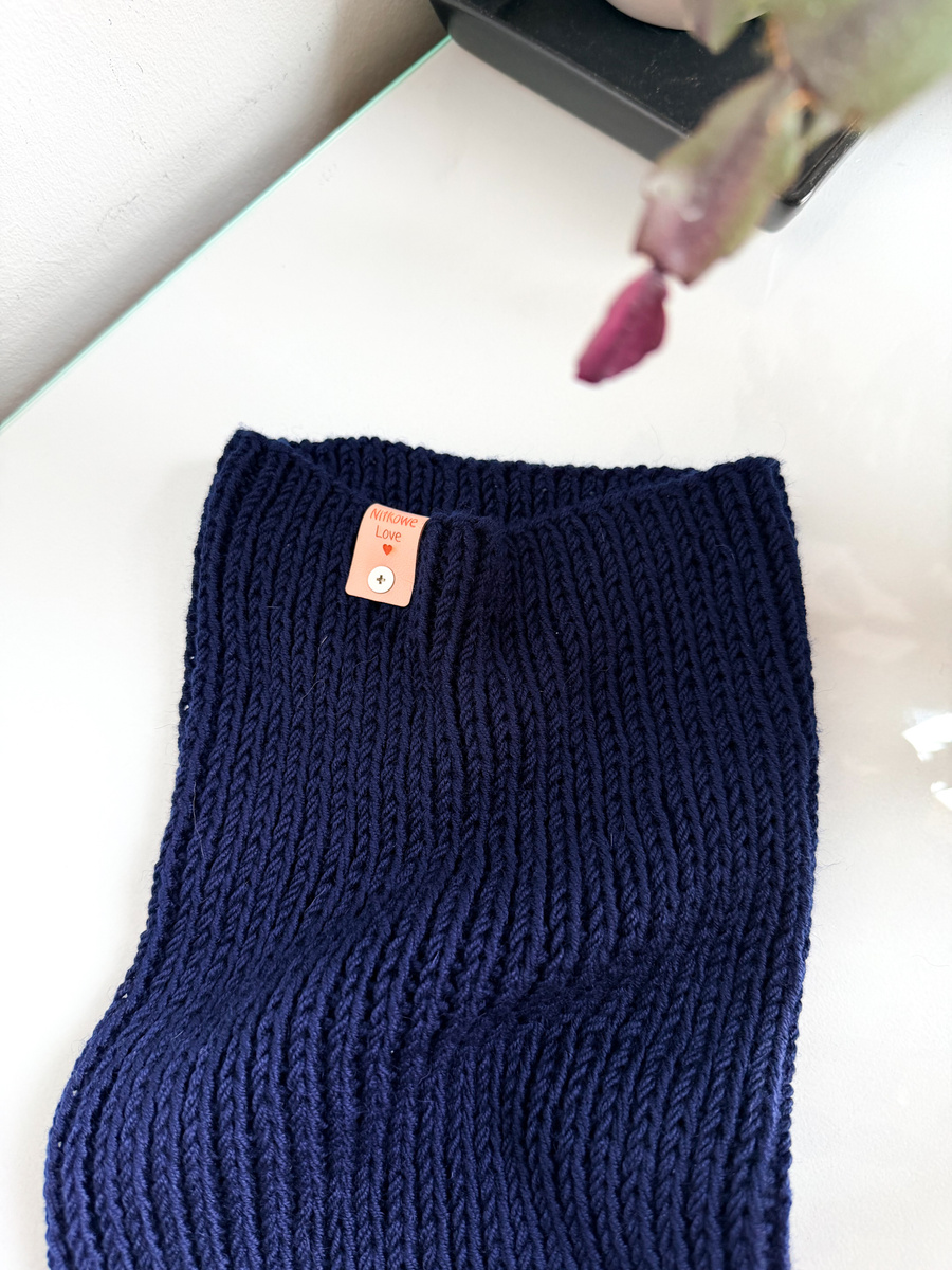 Ręcznie robiony KOMIN 100% Baby Merino 19 Szary 30 cm długości