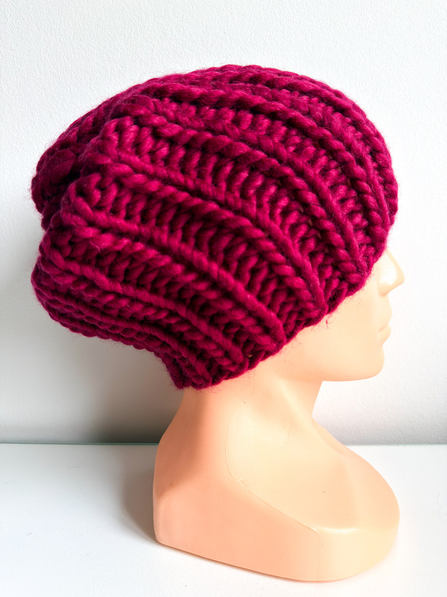 ASHER – gruba czapka zimowa damska z wełny 08 Rubinowy