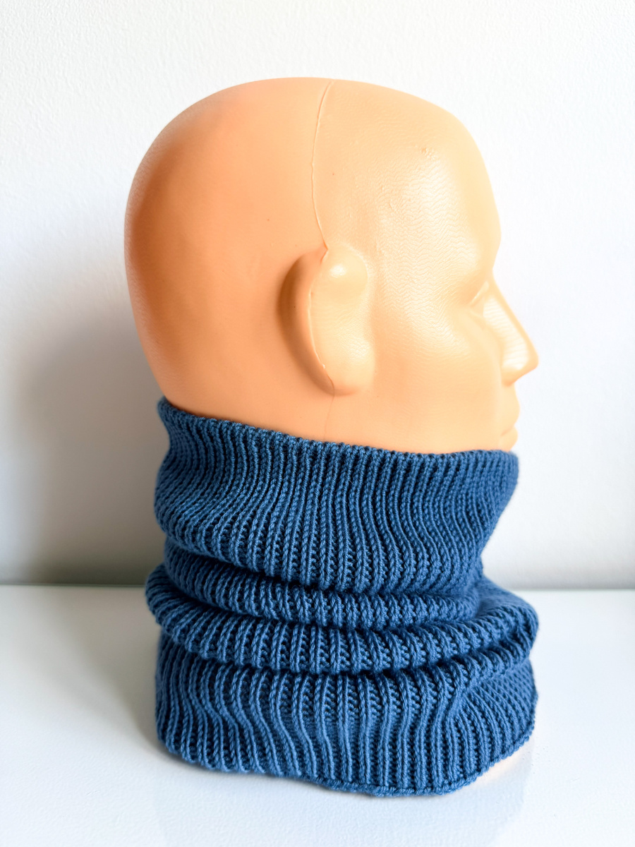 Ręcznie robiony KOMIN VARELLA 100% Baby Merino 38 Oliwka