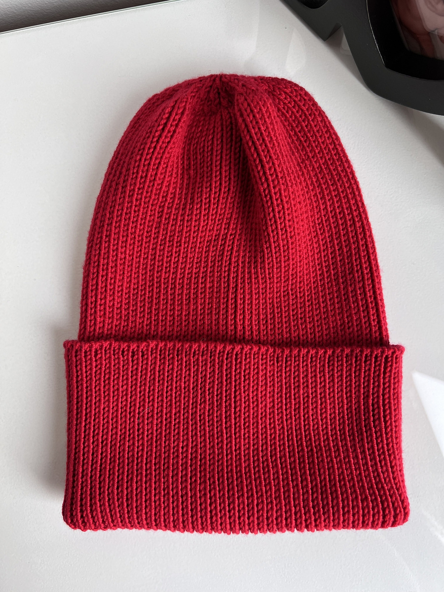 VARELLA – czapka merino beanie 100% baby merino 16 czerwony jesienno-zimowa