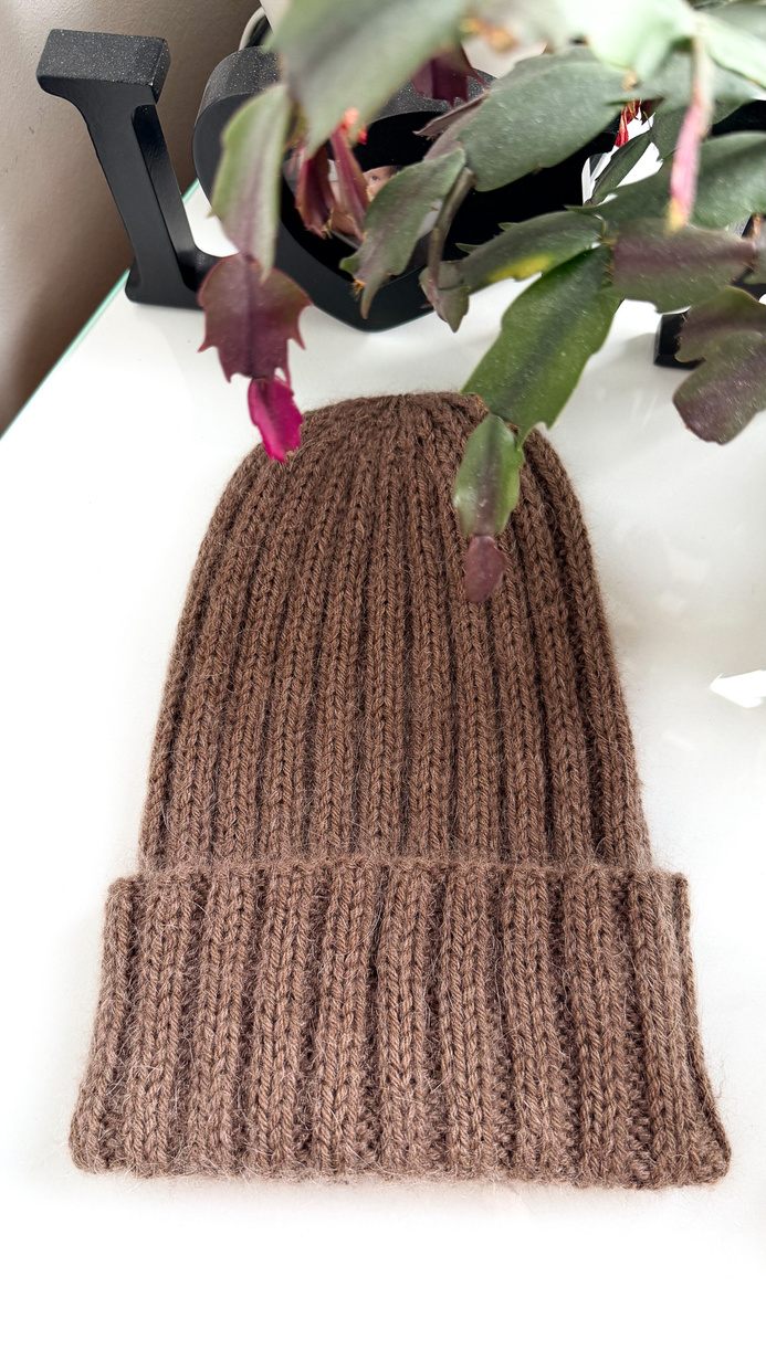 Ręcznie robiona czapka beanie MIRA 100% Merino plus moher i jedwab 14/15 Brąz
