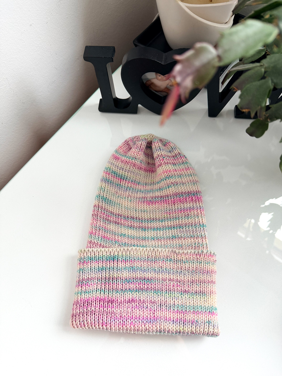 Beanie czapka z wełny merino VARELLA 100% Baby Merino Print 105 magiczna beza