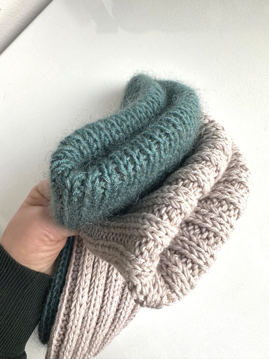 AUREA – ręcznie robiona czapka beanie merino + moher i jedwab damska / dziecięca 47/37 Morze Północne