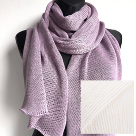 Ciepły i przytulny szal Nitkowe Love 230x35 cm 100% Baby Merino 01 Biały