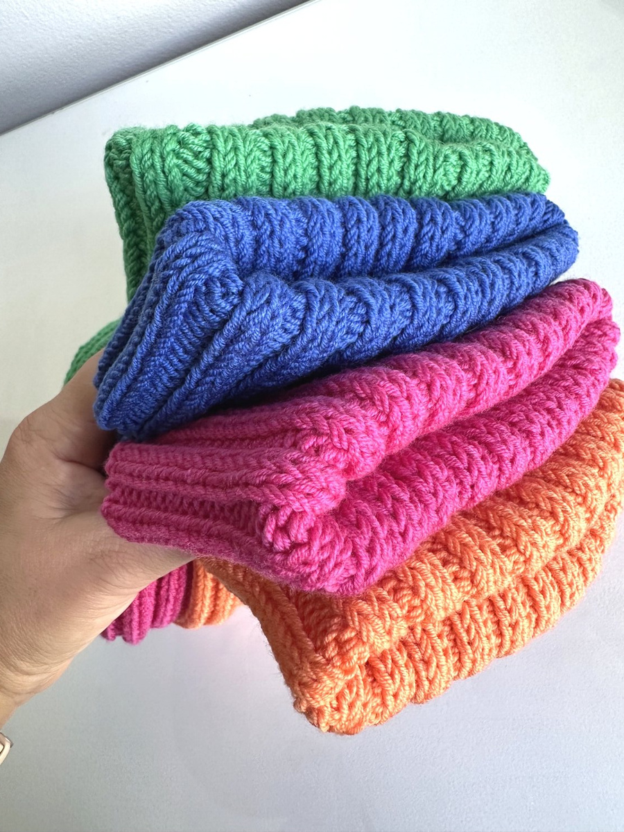 Wywijana czapka merino HELLI 100% Baby Merino 31 Jaskrawozielony