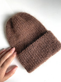 Ręcznie robiona czapka beanie AUREA 100% Baby Merino plus moher i jedwab 52/35 czekolada
