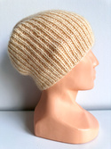 Handgemachte Damenmütze AUREA 100% Baby Merino plus Mohair und Seide 03/29 Vanille