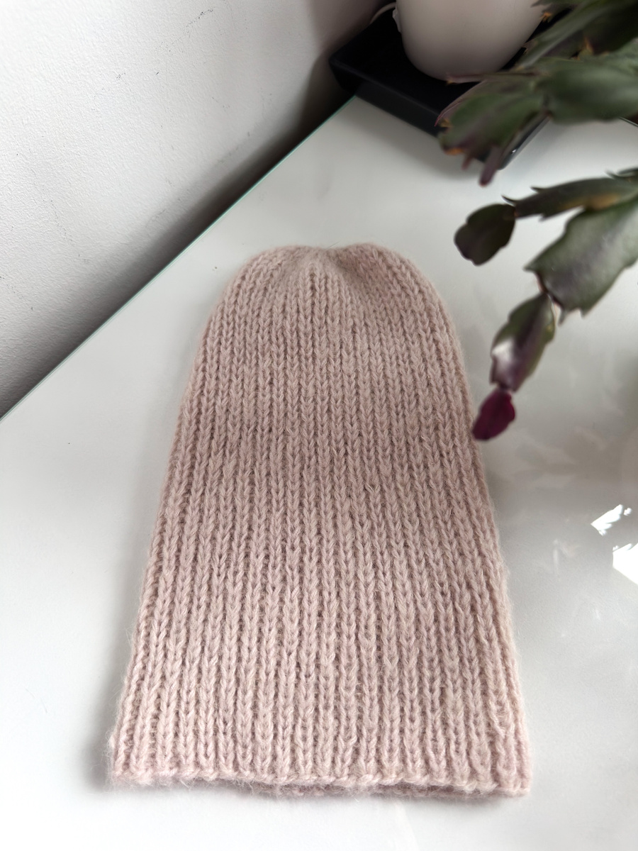 MORGANA – czapka damska beanie alpaka + merynos i jedwab 59/40 Marcepan