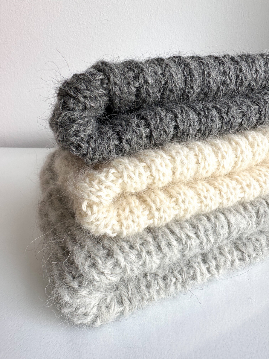 MARGARET Handmade Turn-Up Beanie Alpaca Mohair and Silk 100/01 Ecru
